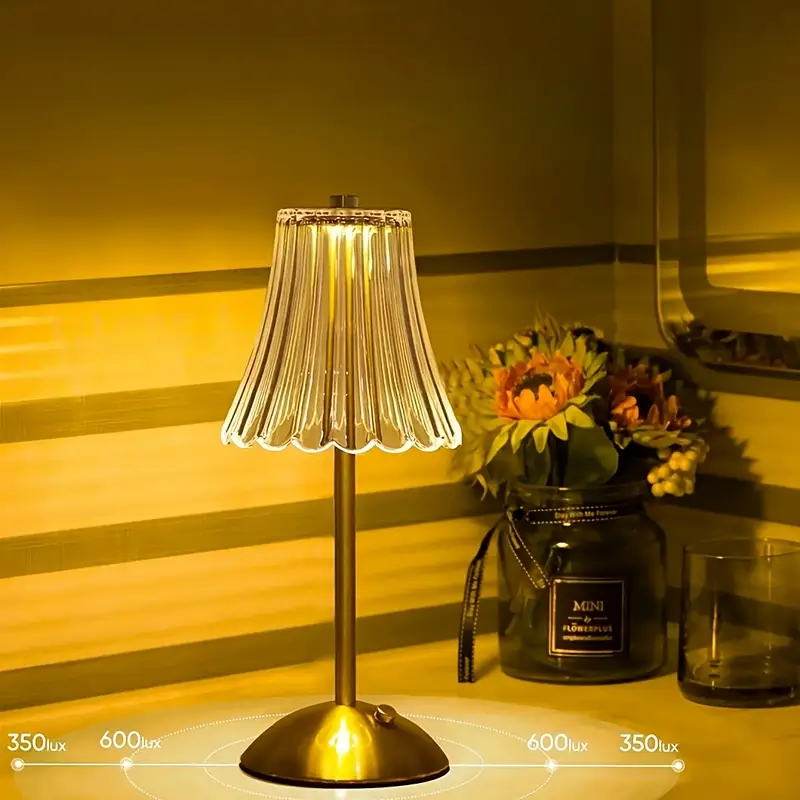 3 Cores Luz Nordic LED Retro Metal Lâmpada De Mesa Simples Quarto Cabeceira Atmosfera Quente Carregamento USB Da Noite