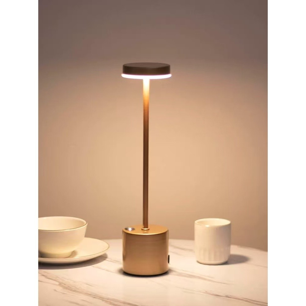 Luminária de Mesa Recarregável Sem Fio – Casare | Prata Metálico & Ouro Rosé